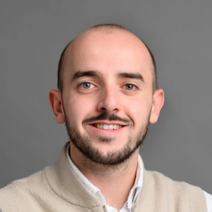 Simon Dohogne  Junior Finance Consultant